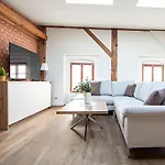 Exklusive Im Gruenderzeitjuwel 괴를리츠