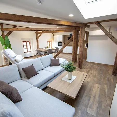 Exklusive Im Gruenderzeitjuwel *