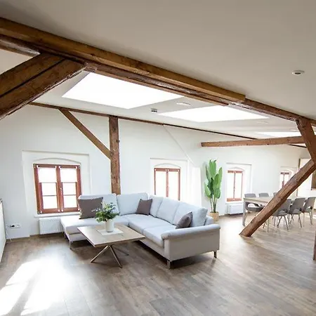 Exklusive Im Gruenderzeitjuwel * غورليتز