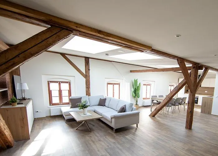 Exklusive Im Gruenderzeitjuwel * غورليتز